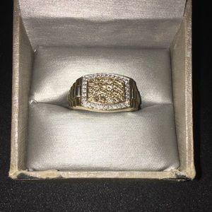 10 KT Gold Square Ring